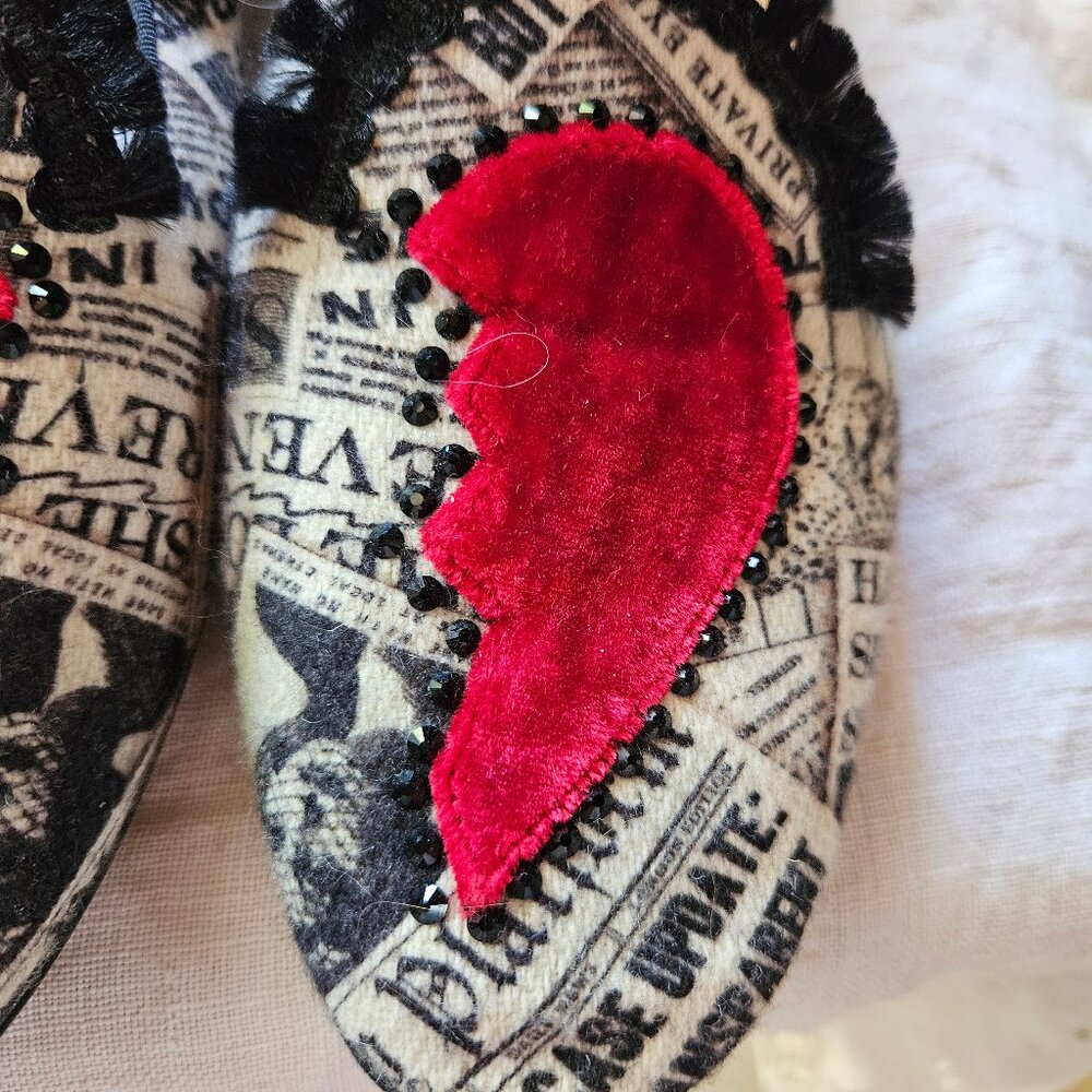 Charlotte Olympia "Heartbroken Gazette" newsprint calf hair velvet flats 38/7.5 - Picture 5 of 10